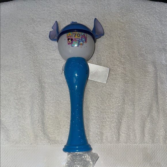 DISNEYLAND’s 70th ANNIVERSARY STITCH TALKING BUBBLEWAND. Brand new